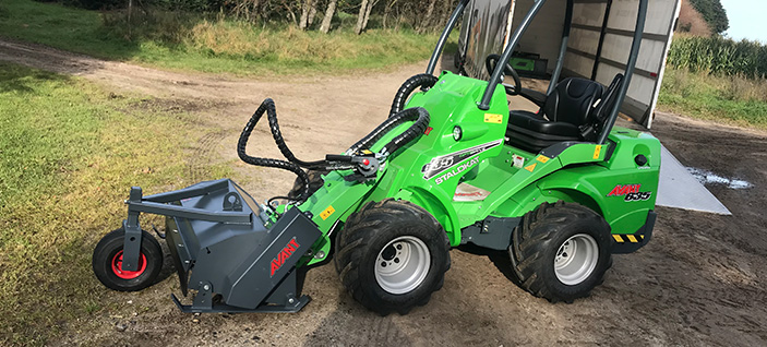 Avant Staldkat m. frontmonteret fræser